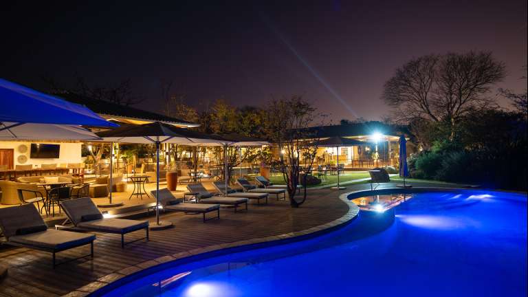 Insika lodge Vic falls - pool